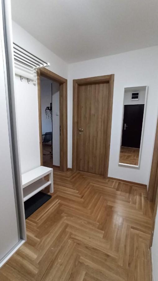 Luxury Apartments Parking In Garage Ni Eksteriør billede